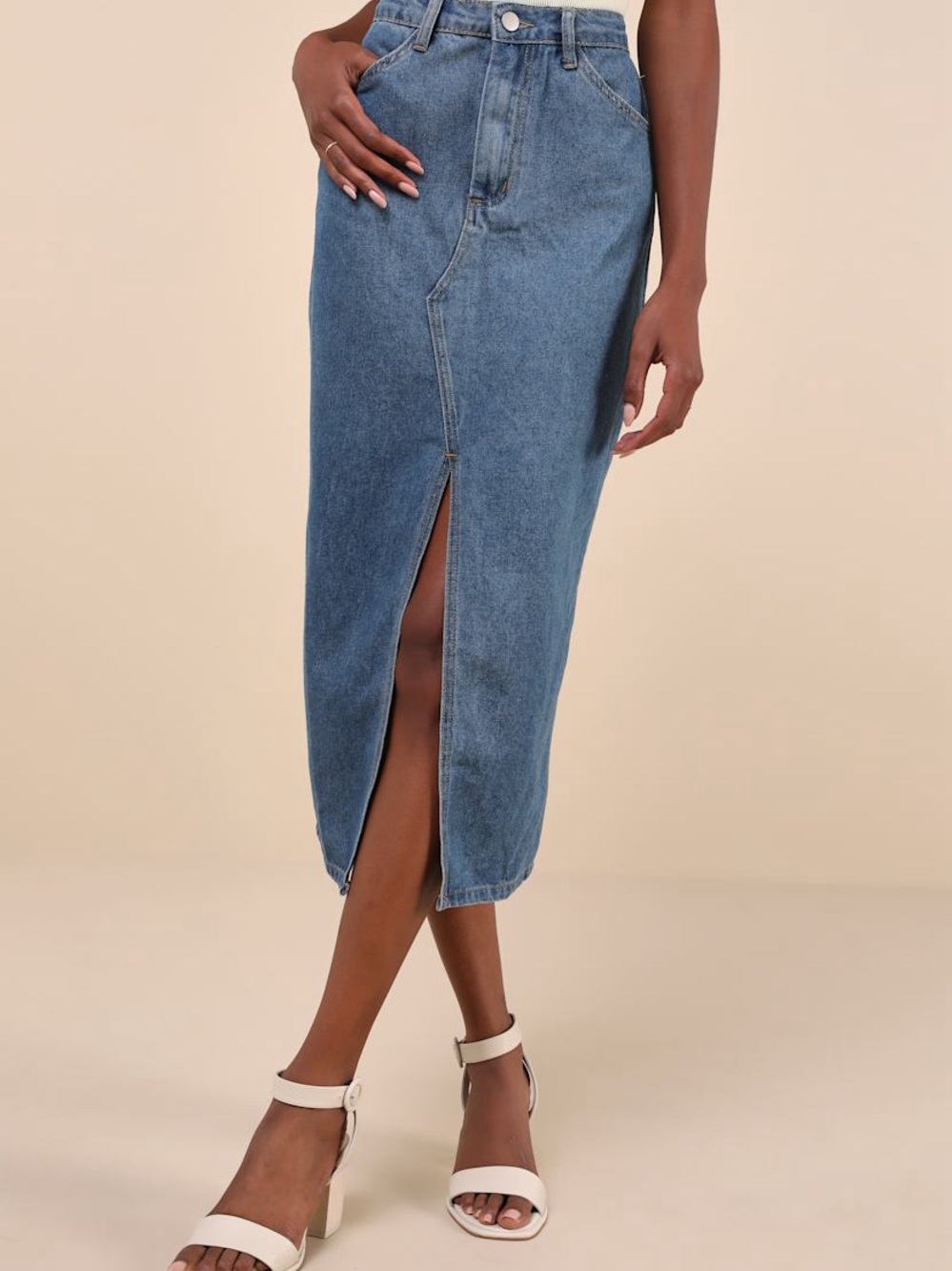 LULU’s / Darling Trend Medium Wash Denim Midi Skirt / NWT / XS/ waist-26”